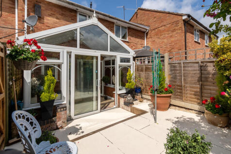 22 Woodland Close...