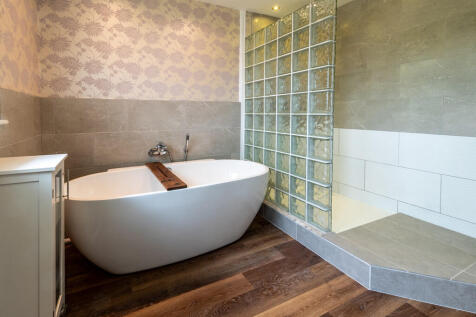 Bathroom 1B