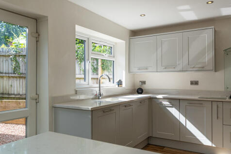 2 Heightington Pl...