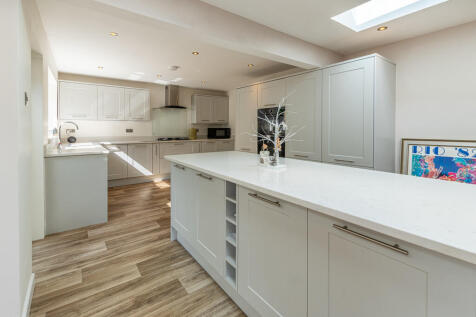 2 Heightington Pl...