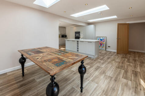 2 Heightington Pl...
