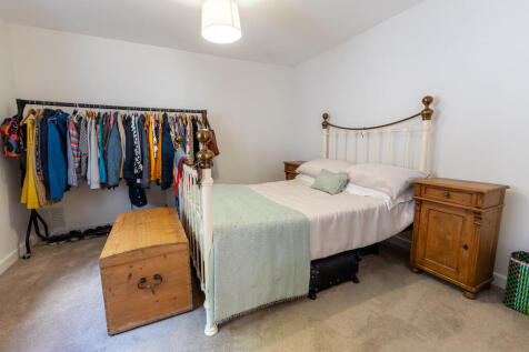 2 Heightington Pl...