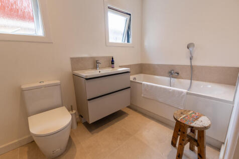 2 Heightington Pl...