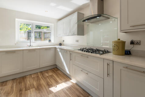 2 Heightington Pl...