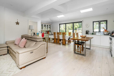 32 Clive Road, TW...