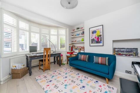 32 Clive Road, TW...