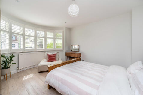 32 Clive Road, TW...