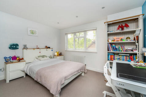 32 Clive Road, TW...