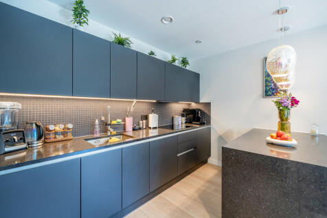 96 Sarsen House 1...