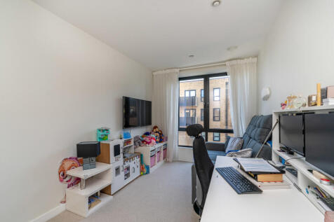 96 Sarsen House 1...