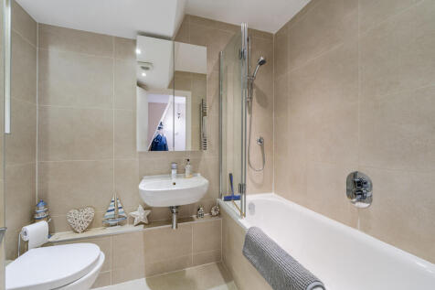Flat 1, 38 The Gr...