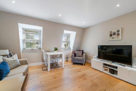Flat 1, 38 The Gr...