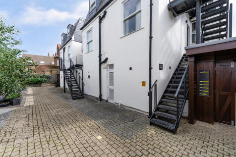 Flat 1, 38 The Gr...