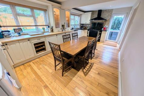 PXL_20251009_1511...