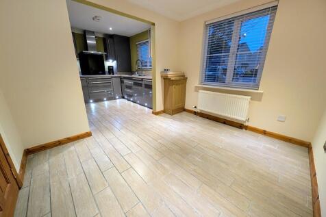 PXL_20251029_1638...