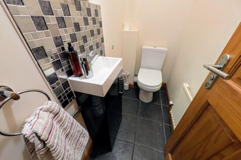 PXL_20251029_1637...