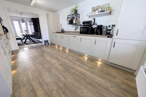 PXL_20251030_1332...