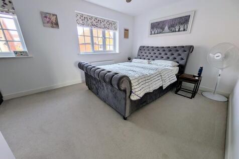 PXL_20251030_1325...