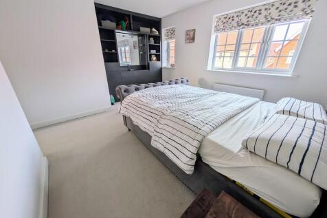 PXL_20251030_1326...