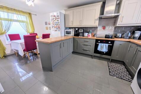 PXL_20251008_1005...