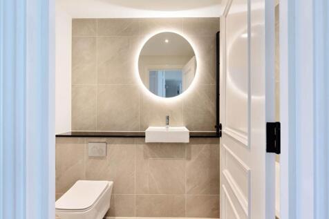 flat 11 bathroom 4