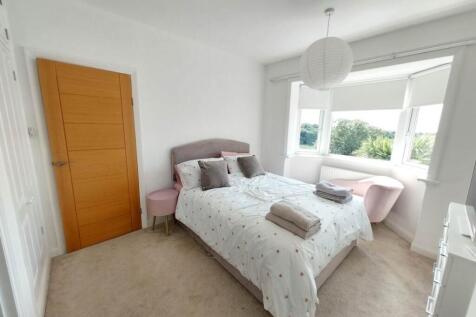 Master bedroom2