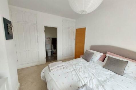 Master Bedroom3