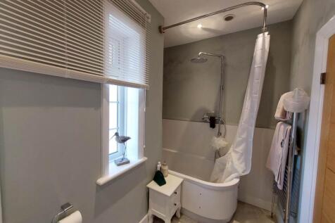 Family Bathroom2