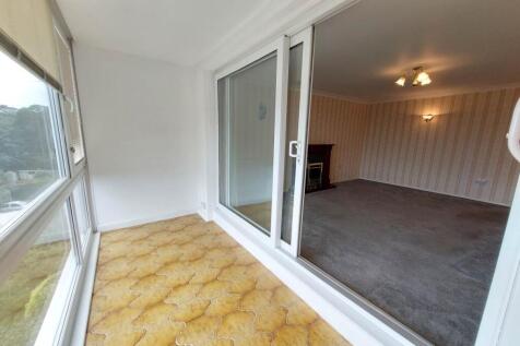 Enclosed balcony