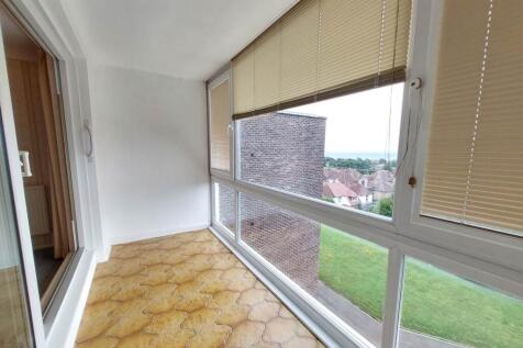 Enclosed balcony