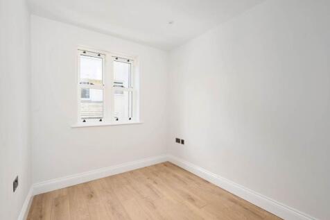 Bedroom 2 (pic 2)