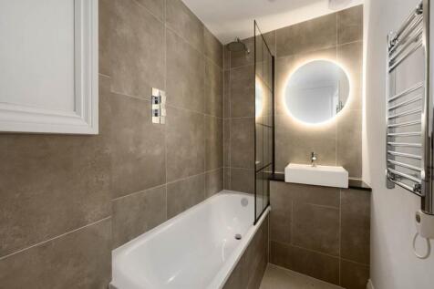Bathroom (pic 2)