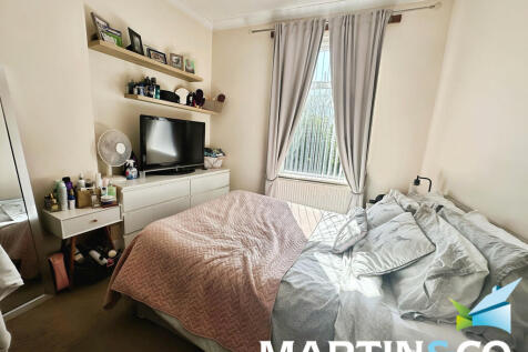 2ea5f585-IMG-2025...