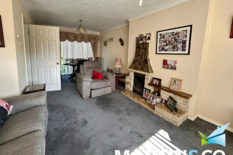 c86dcc71-IMG-2025...