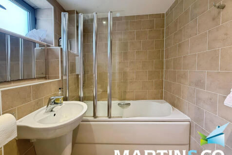 73ba94fa-IMG-2025...