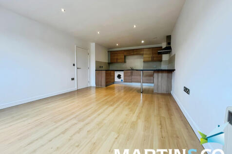 8e589221-IMG-2025...