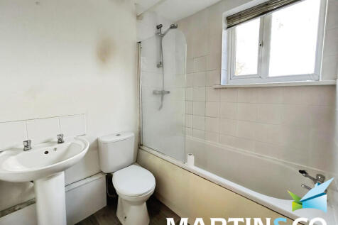 edac7e8c-IMG-2025...