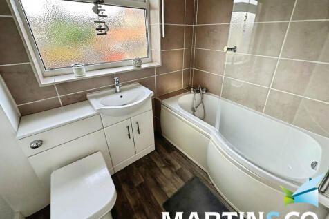 e935f711-IMG-2025...