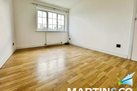 f8d19edf-IMG-2025...