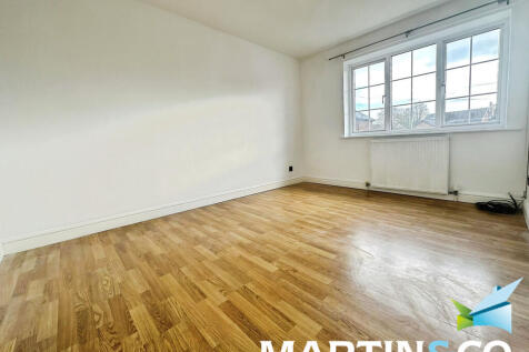 6f75acfd-IMG-2025...