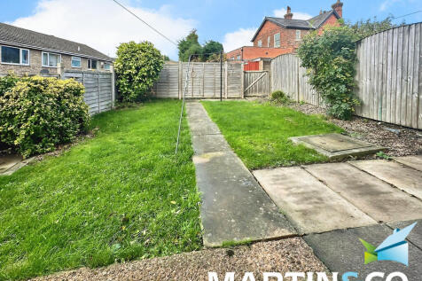 79780596-IMG-2025...