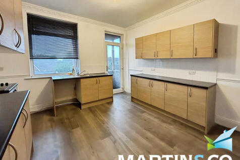 f37a181f-IMG-2025...