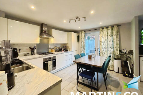 999df985-WhatsApp...