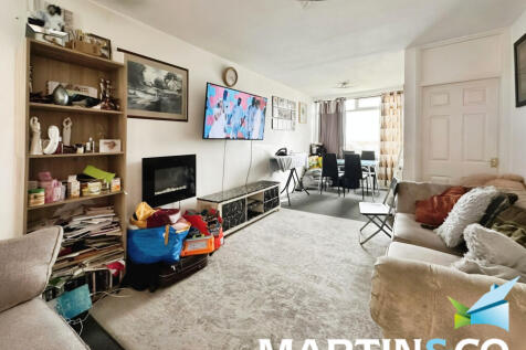 dc9e583b-IMG-2024...