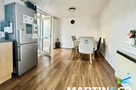 6eb8b57b-IMG-2025...