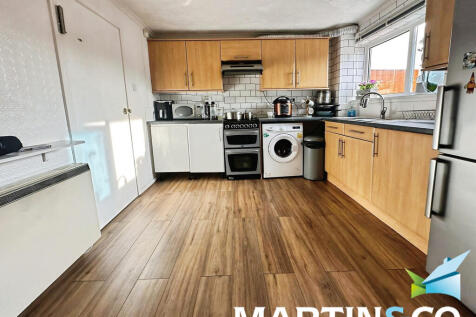 db797f2e-IMG-2025...