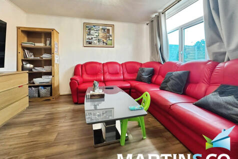 2bc83d8b-IMG-2025...