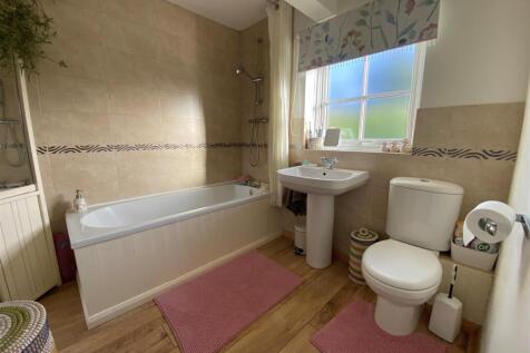 Bathroom 3.jpg