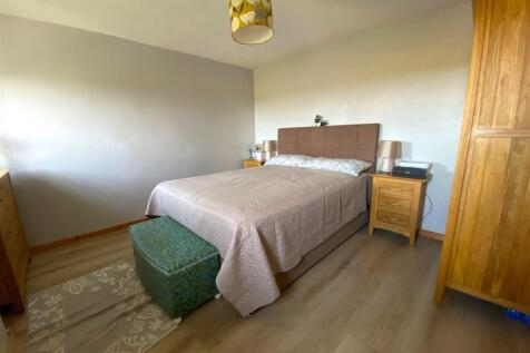 Bedroom 1.1.jpg