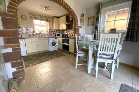 Kitchen 1.jpg